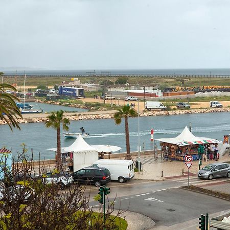 לאגוּ‏ש דירות באזור מרכז העיר לגוס, בגודל 60 מר, עם 2 חדרי שינה ו- 1 חדרי רחצה פרטיים מראה חיצוני תמונה
